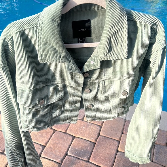 Forever 21 Trendy Cropped Olive Army Green Frayed Corduroy Jacket sz M NWOT cute - Picture 12 of 17